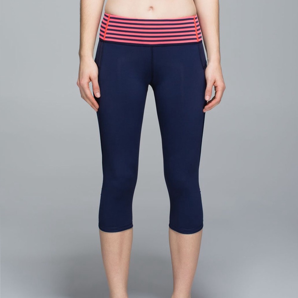 Lululemon Run For Your Life Crop Leggings Inkwell/Light Flare Stripe Size 4